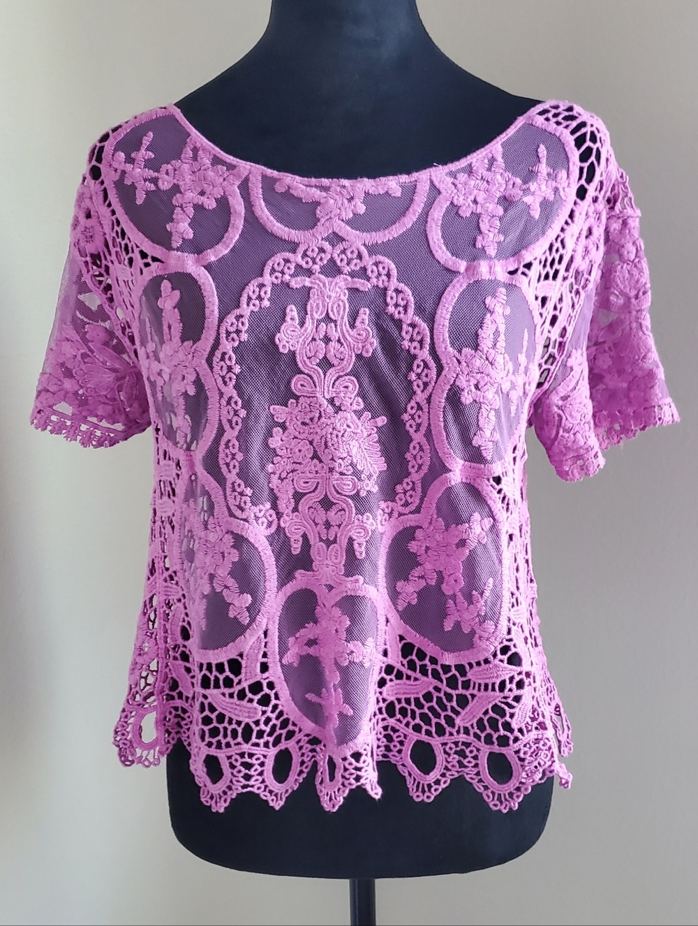 Gianni Bini Lavender Pink Lace Crochet Blouse